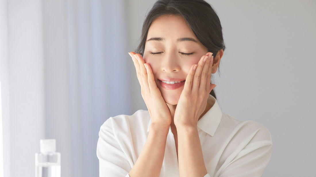 Top 5 Ingredients to Look for in Your Skincare Products” → Vitamin C, Niacinamide, Hyaluronic Acid, etc. ke benefits.