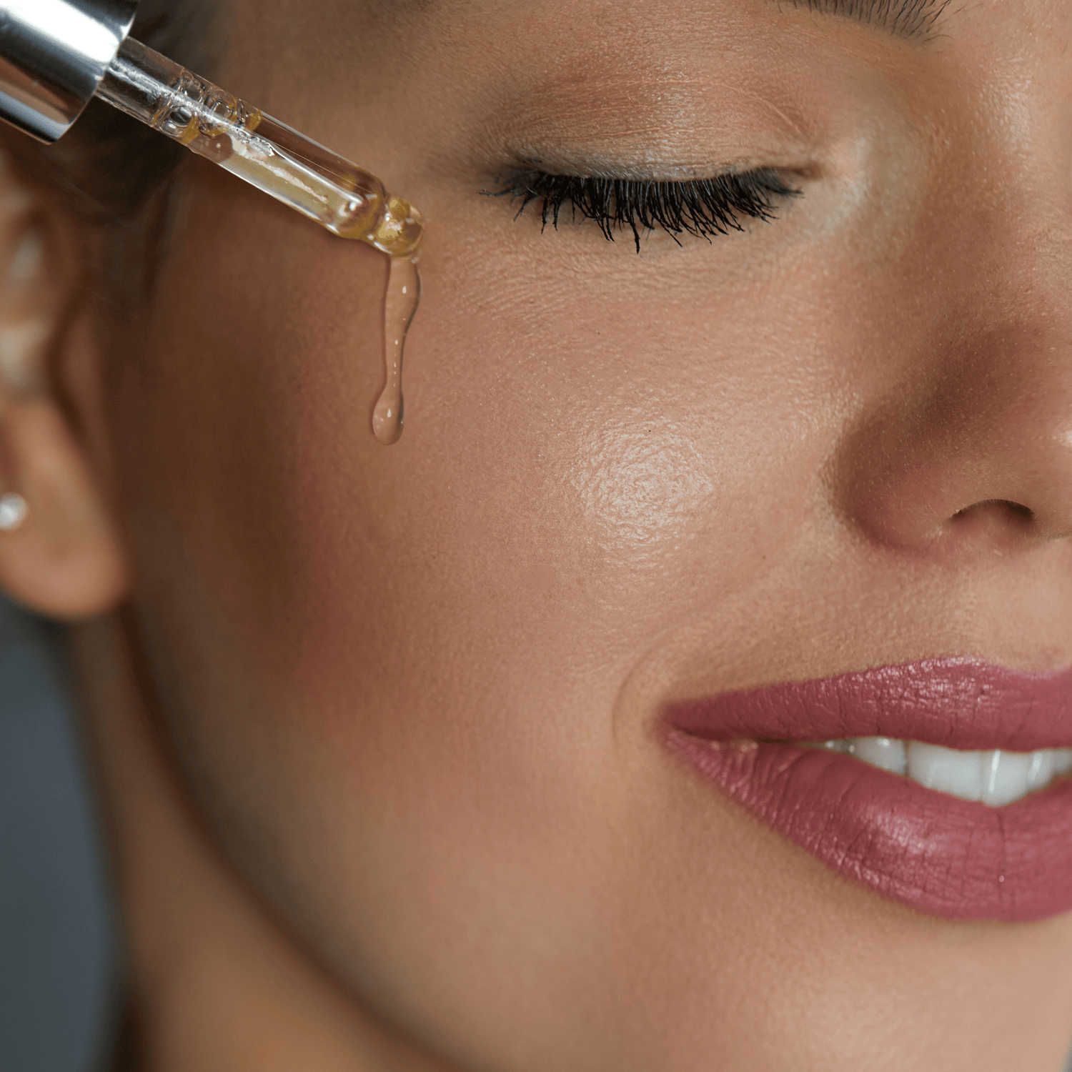 Face serums deliver actives deep into skin, boosting glow and targeting concerns. - Cosmosentials